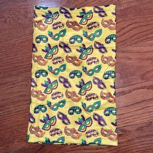 6/$20 Mardi Gras kid’s neck gaiter